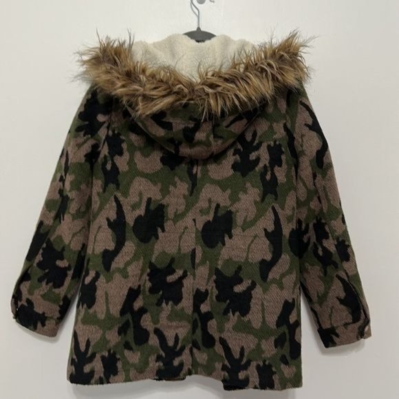 Forever 21 Full Zip Camo Sherpa Fur Trim Hooded Coat Size S - Picture 6 of 9